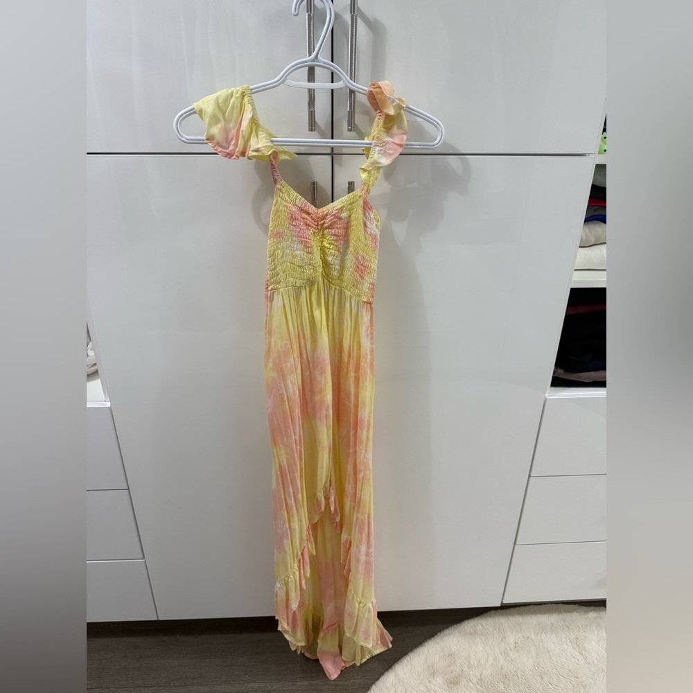 Brooklyn Maxi Dress by tiare hawaii

Summer Yellow and Pink Tie-Dye Dress